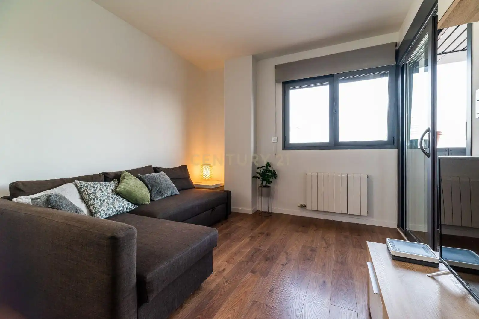 Living room of Flat for sale in Granada  with Air Conditioner, Private garden and Oven