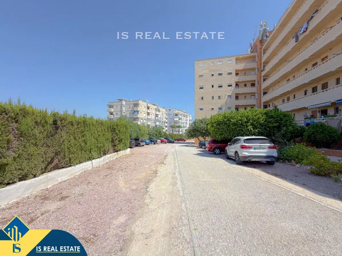 Vista exterior de Estudi en venda en Torrevieja amb Calefacció, Terrassa i Moblat