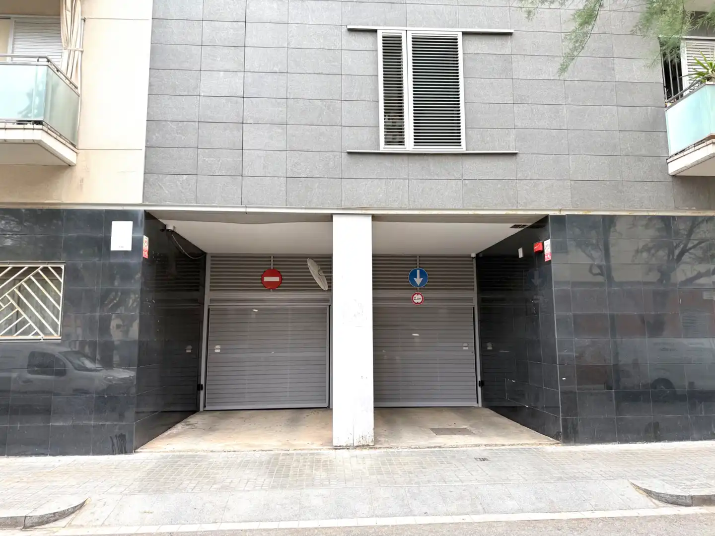 Parking of Flat for sale in L'Hospitalet de Llobregat  with Air Conditioner, Heating and Oven