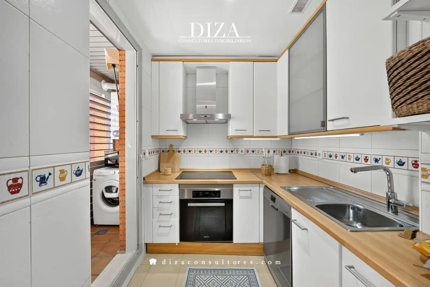 Kitchen of Flat for rent in Madrid  with Air Conditioner, Heating and Terrace