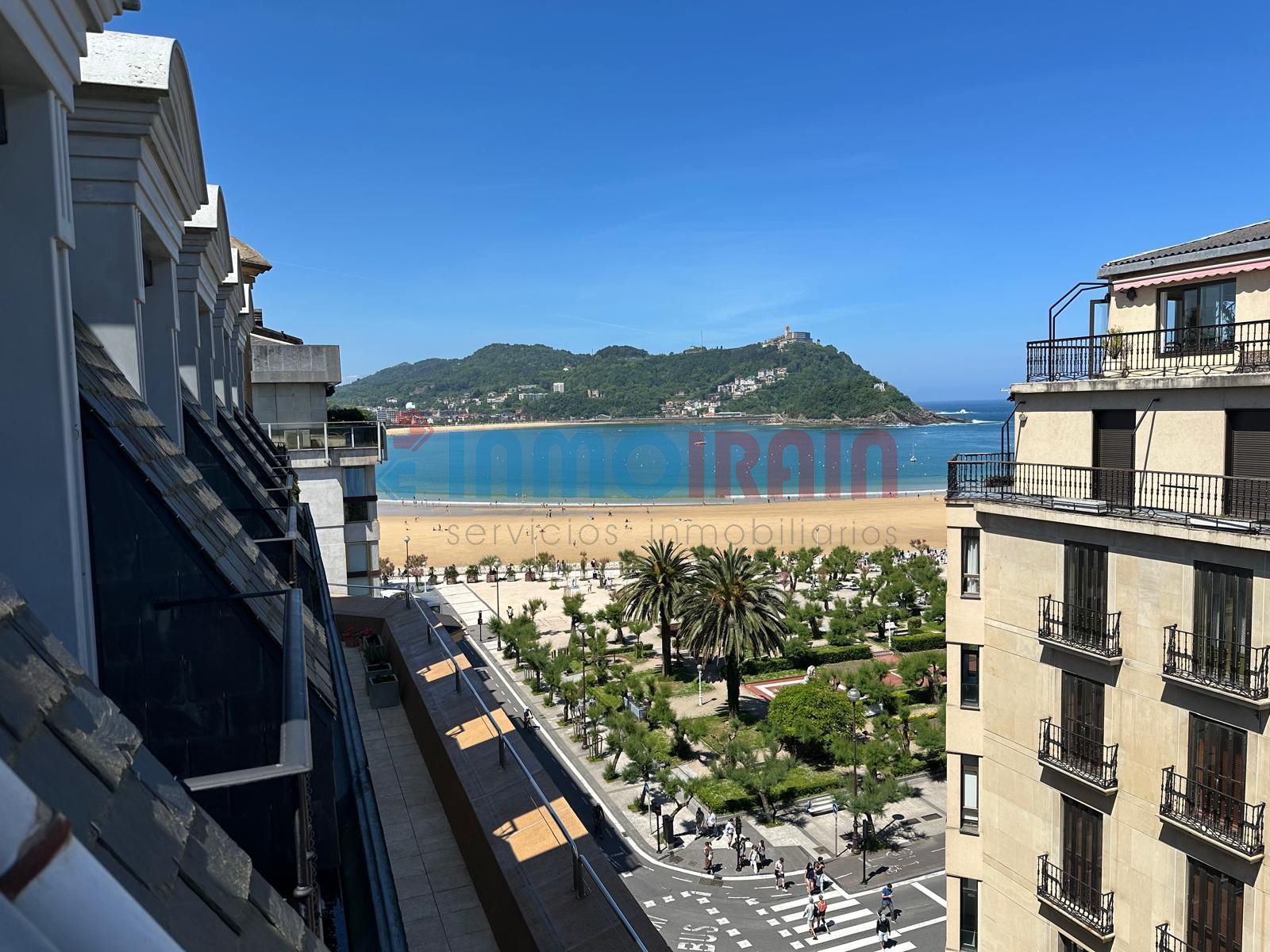 Vista exterior de Pis de lloguer en Donostia - San Sebastián  amb Terrassa i Moblat