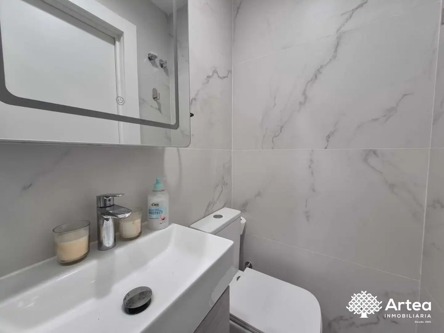 Baño de Piso de alquiler en Bilbao  con Aire acondicionado, Calefacción y Jardín privado