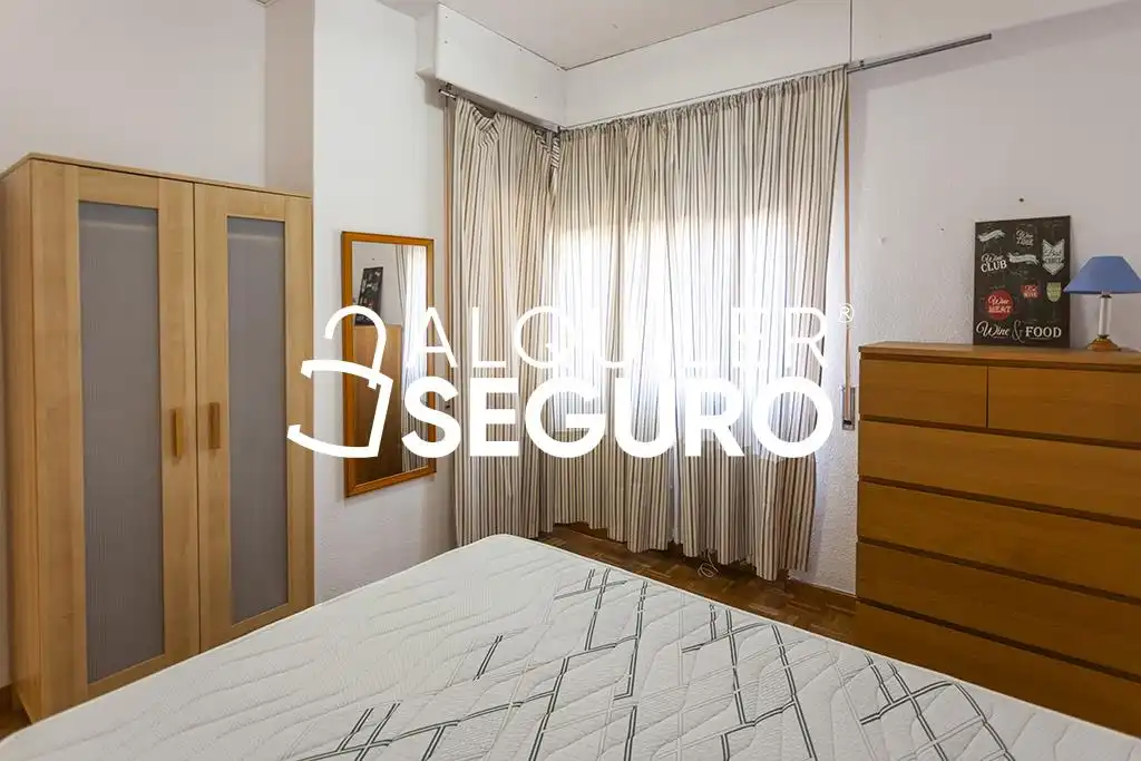 Bedroom of Flat for rent in Madrid  with Heating, Terrace and Furnished