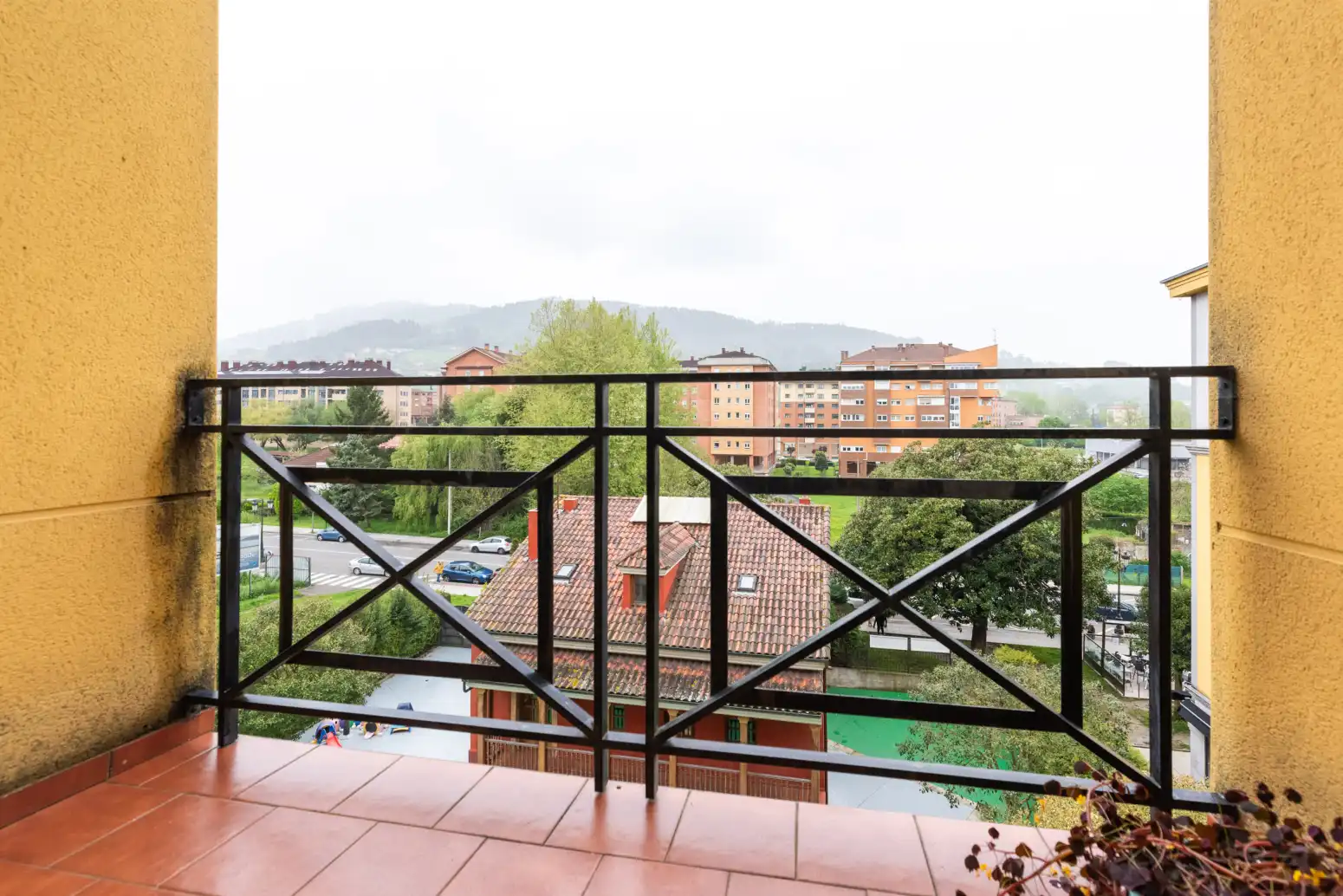 Flat for rent in Oviedo - CL EMILIO LLANEZA, 13, Corredoría - La Carisa - Prado de La Vega