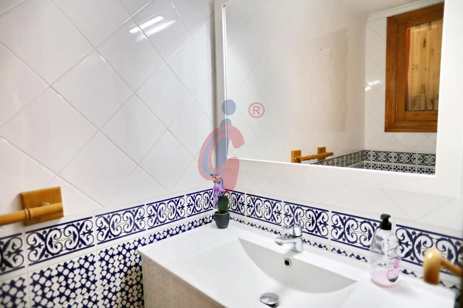 Bathroom of Detached homes for sale in Guardamar del Segura  with Air Conditioner, Heating and Terrace