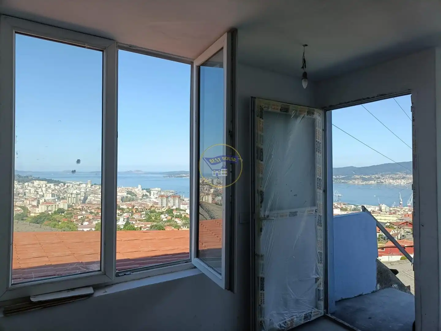 Habitación de Casa o chalet en venta en Vigo  con Terraza y Balcón