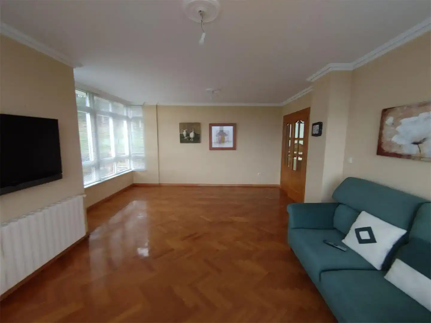 Sala d'estar de Pis en venda en Carballo amb Jardí privat i Parquet