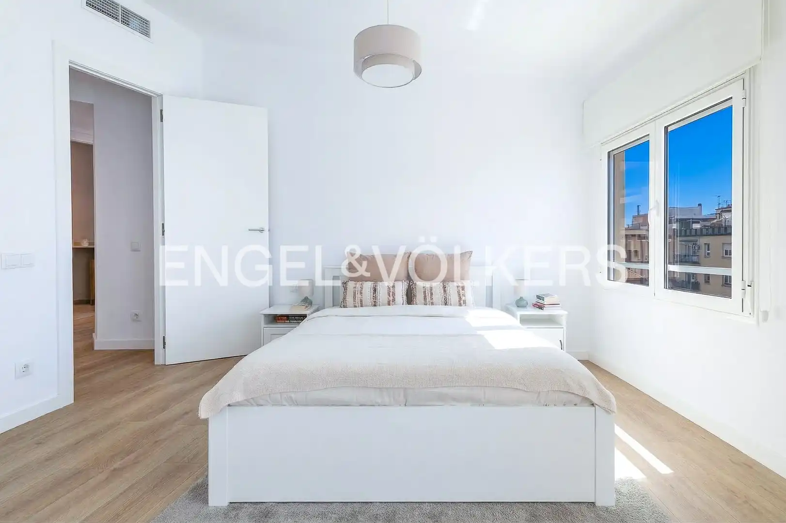 Bedroom of Flat for sale in Barcelona  with Air Conditioner, Heating and Parquet flooring