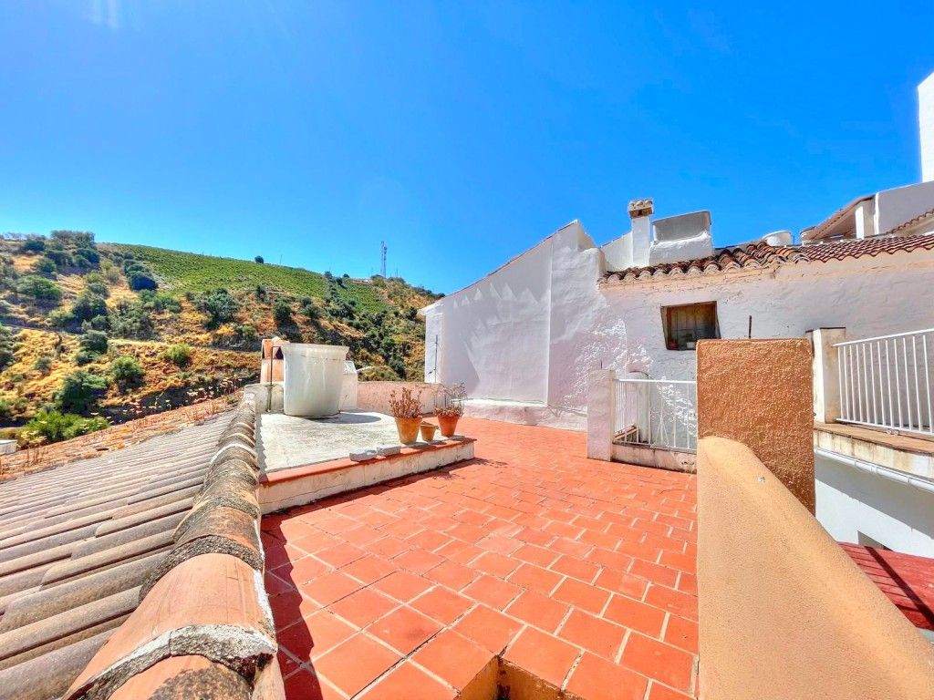 Exterior view of Country house for sale in Almáchar  with Terrace, Storage room and Furnished