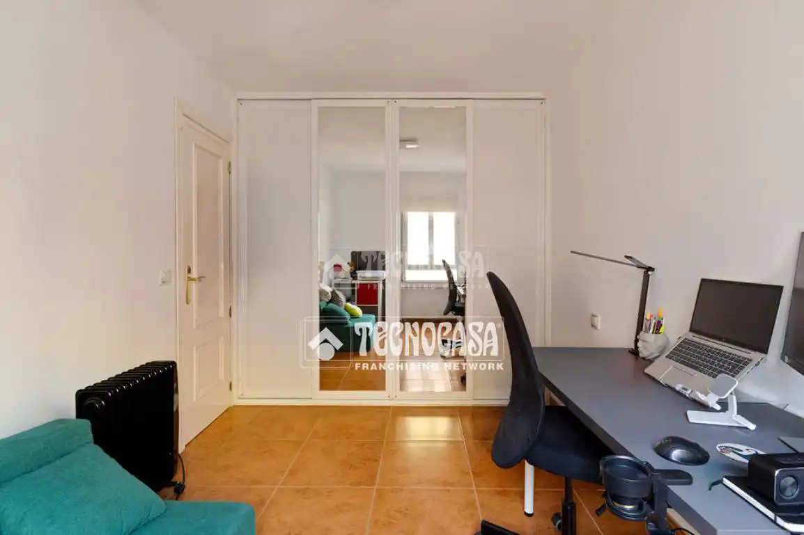 Habitación de Piso en venta en Madrid con Calefacción