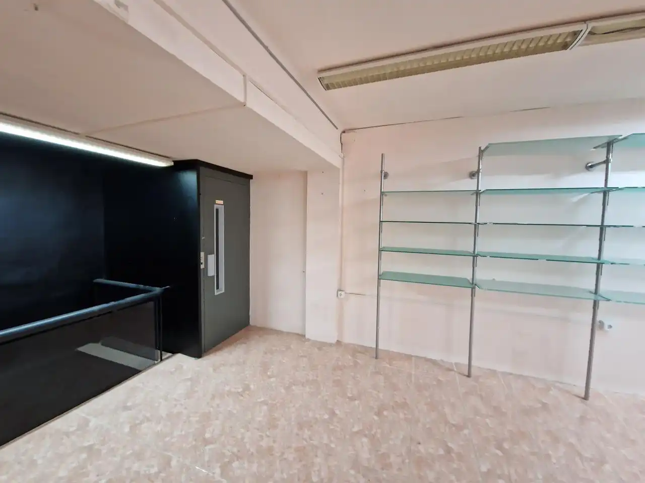 Local comercial en venda a Carrer de la Unió, imagen 8