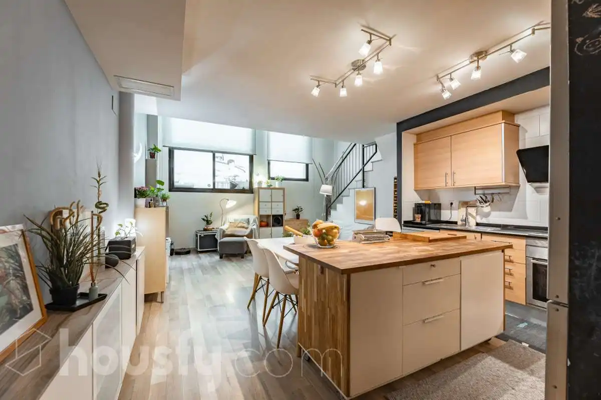 Kitchen of Duplexes for sale in L'Hospitalet de Llobregat  with Air Conditioner, Heating and Parquet flooring