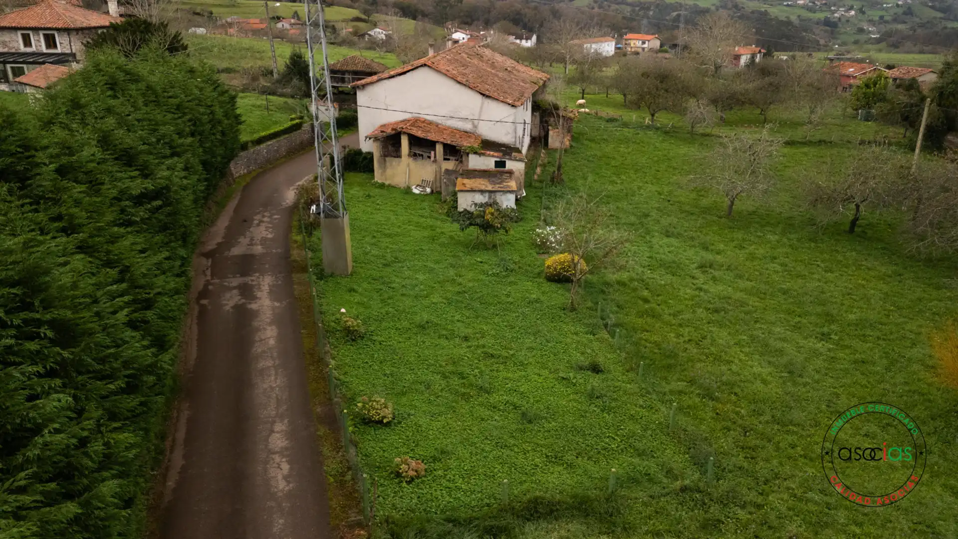 Casa adosada en venta en Villaviciosa con Calefacción, Jardín privado y Trastero