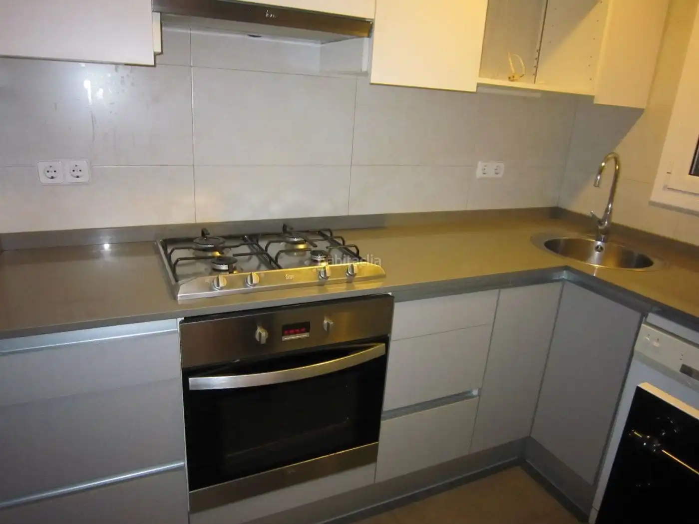 Kitchen of Flat for rent in L'Hospitalet de Llobregat  with Heating and Furnished