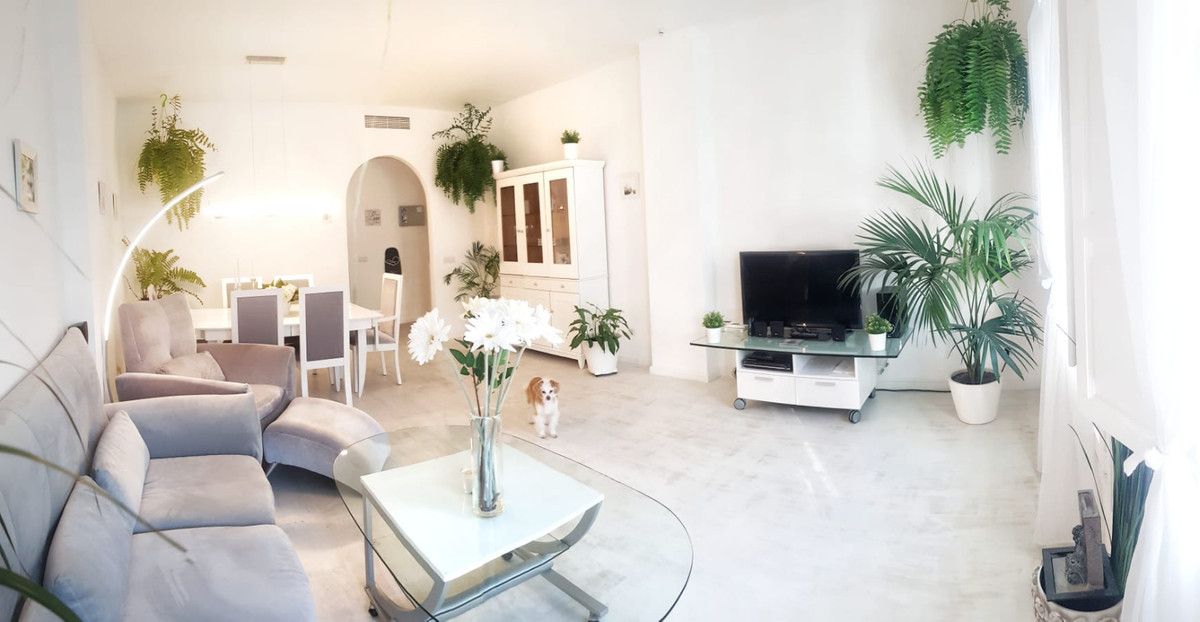 Sala d'estar de Planta baixa de lloguer en Marbella amb Aire condicionat, Calefacció i Terrassa