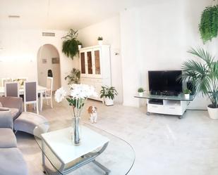 Living room of Planta baja to rent in Marbella  with Air Conditioner, Heating and Terrace