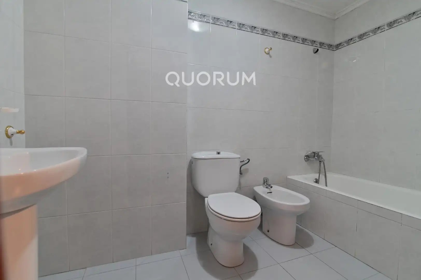 Baño de Piso en venta en Bilbao  con Calefacción, Terraza y Trastero