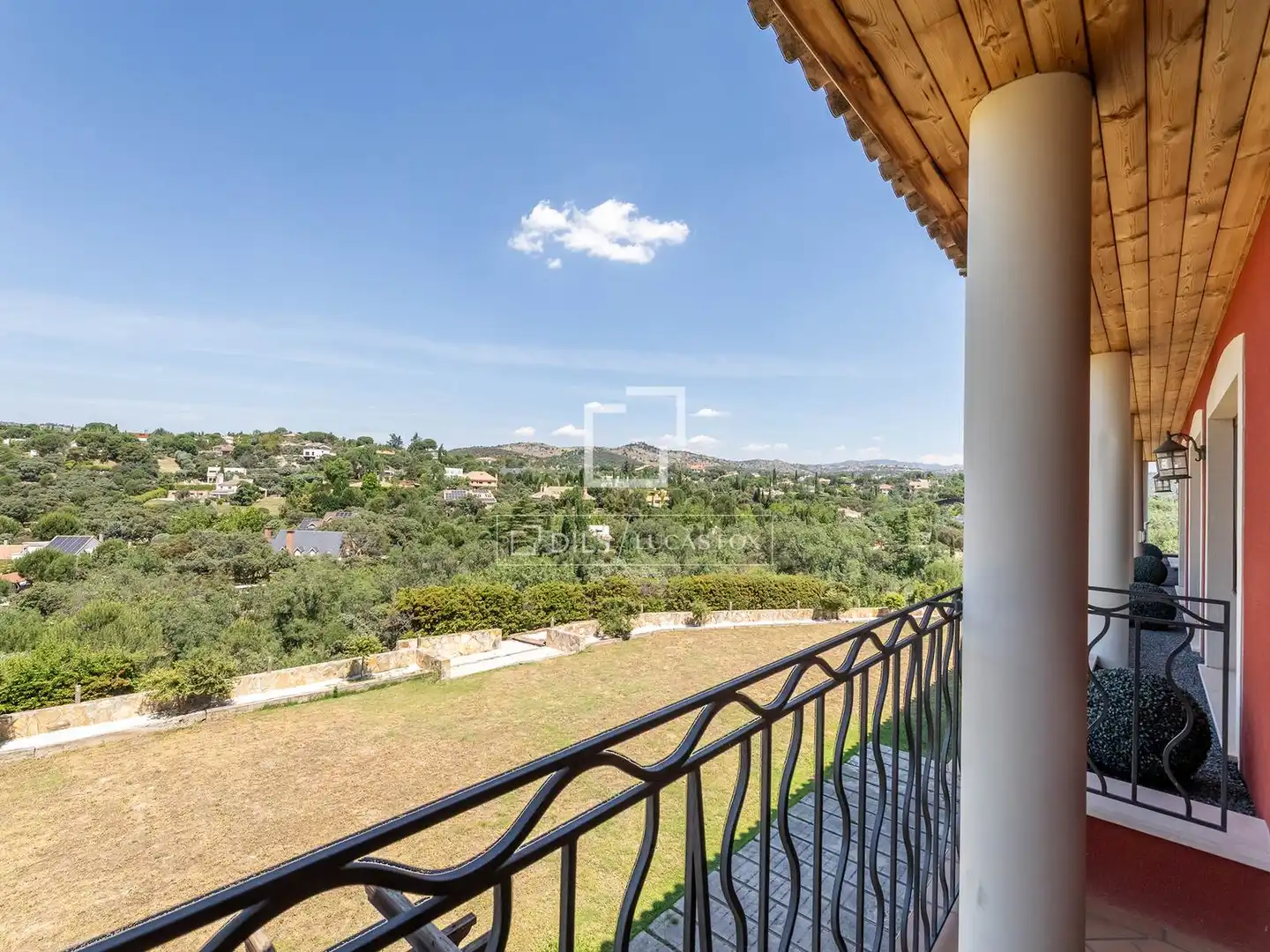 Vista exterior de Casa o chalet en venta en Las Rozas de Madrid con Aire acondicionado, Calefacción y Jardín privado