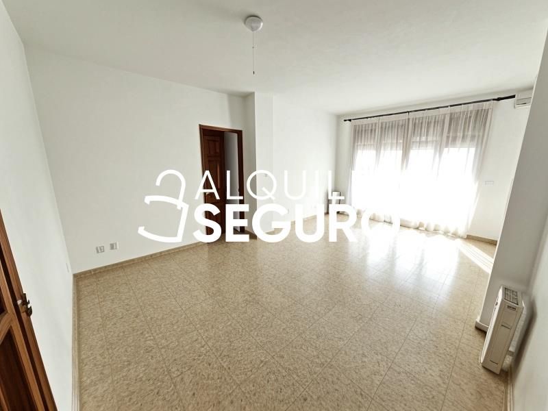 Living room of Flat to rent in Badajoz Capital  with Air Conditioner, Heating and Terrace