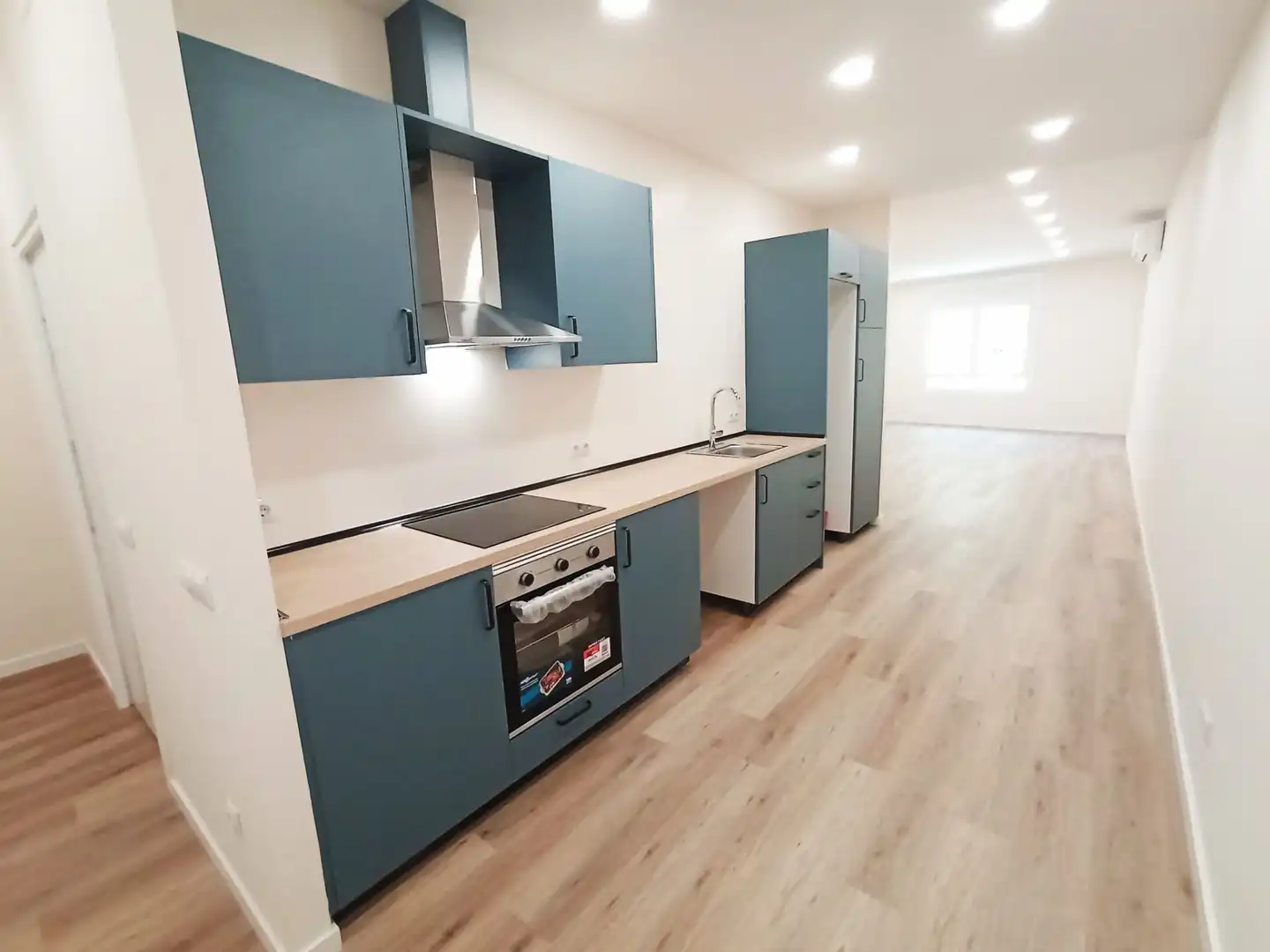 Cocina de Oficina de alquiler en Terrassa con Aire acondicionado y Calefacción