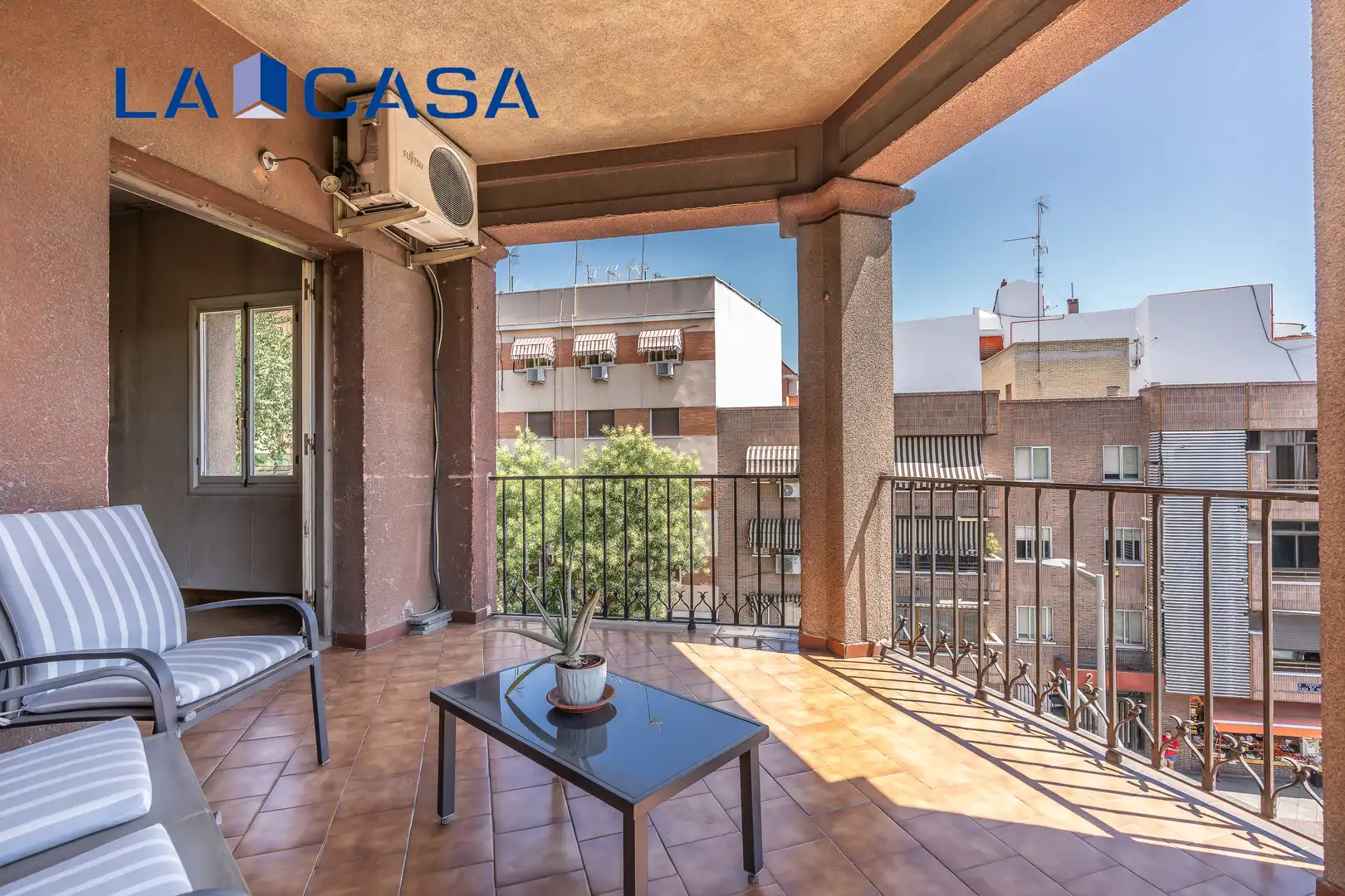 Vista exterior de Piso en venta en Madrid con Calefacción, Terraza y Trastero