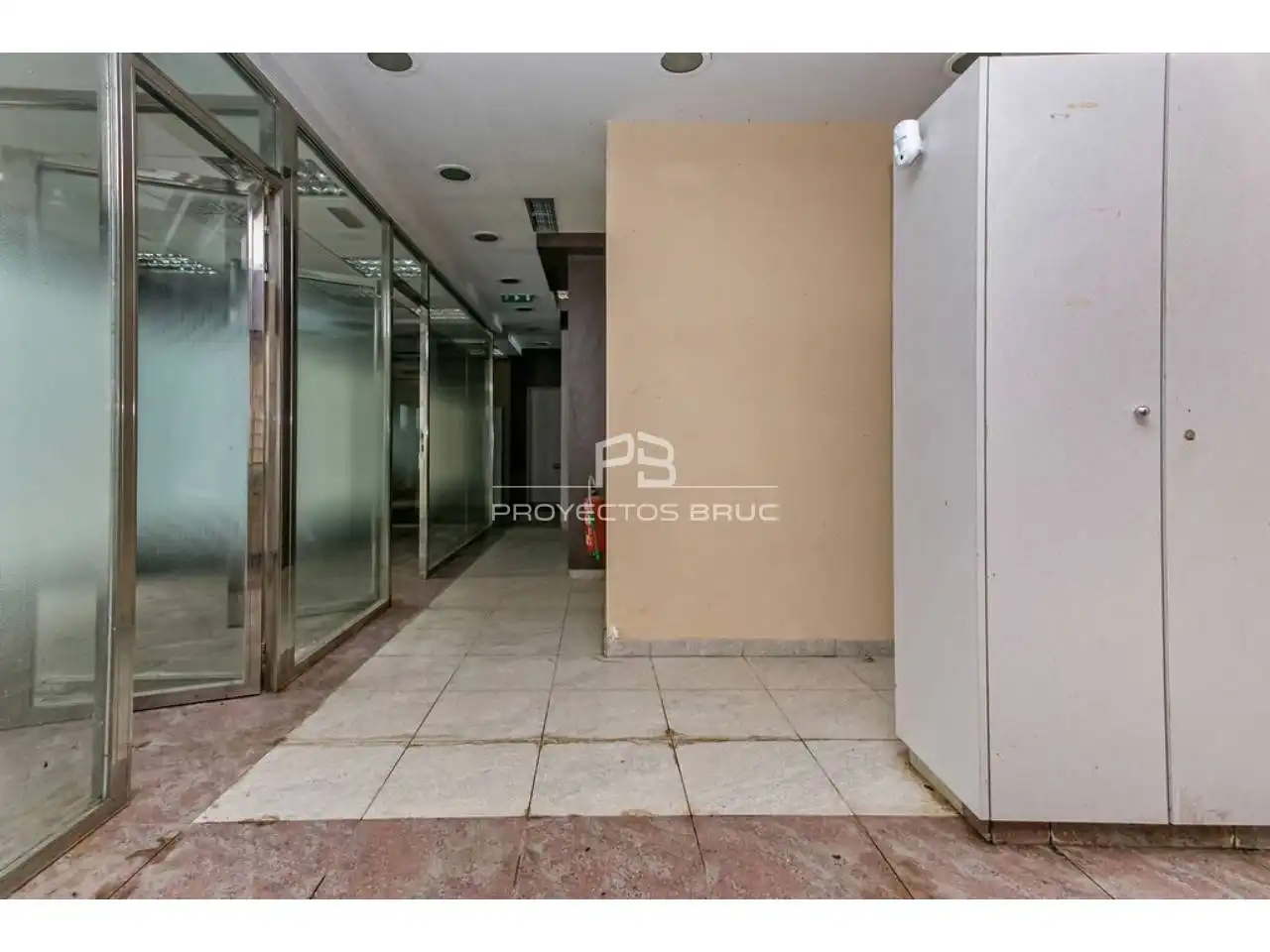 Business premises for sale in Calle Mosén Jacinto Verdaguer, imagen 6