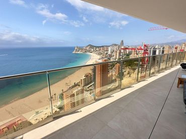 Penthouse with pool for sale in Playa de Poniente