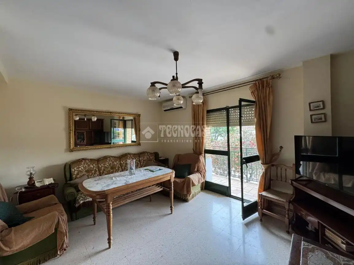 Living room of Flat for sale in Osuna  with Air Conditioner and Balcony