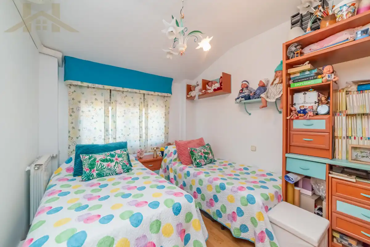 Habitación de Casa o chalet en venta en Mejorada del Campo con Aire acondicionado, Calefacción y Jardín privado