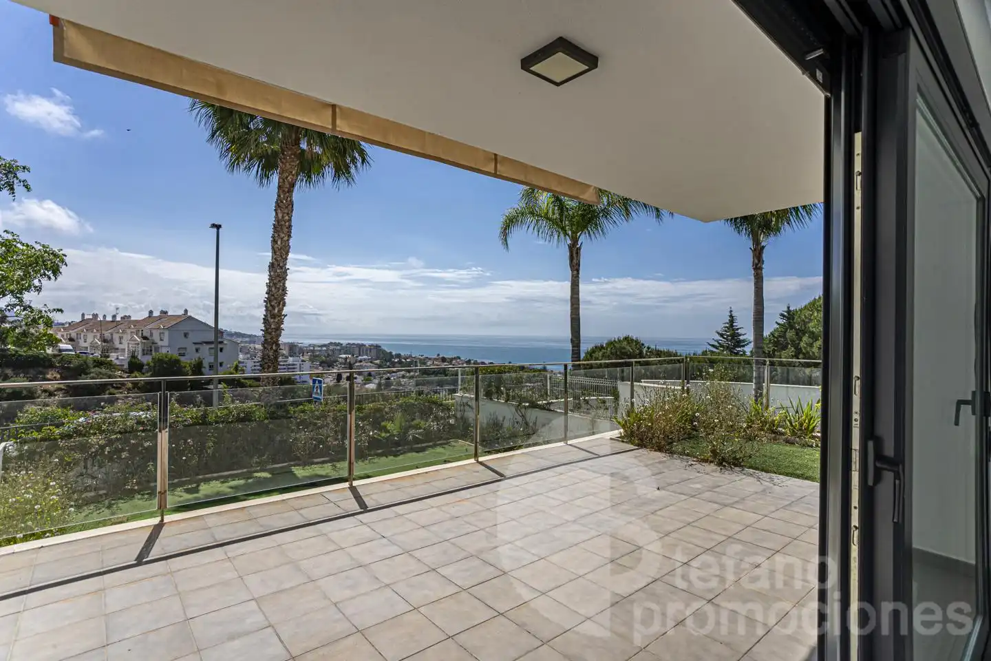 Vista exterior de Casa adosada en venta en Málaga con Aire acondicionado, Calefacción y Jardín privado