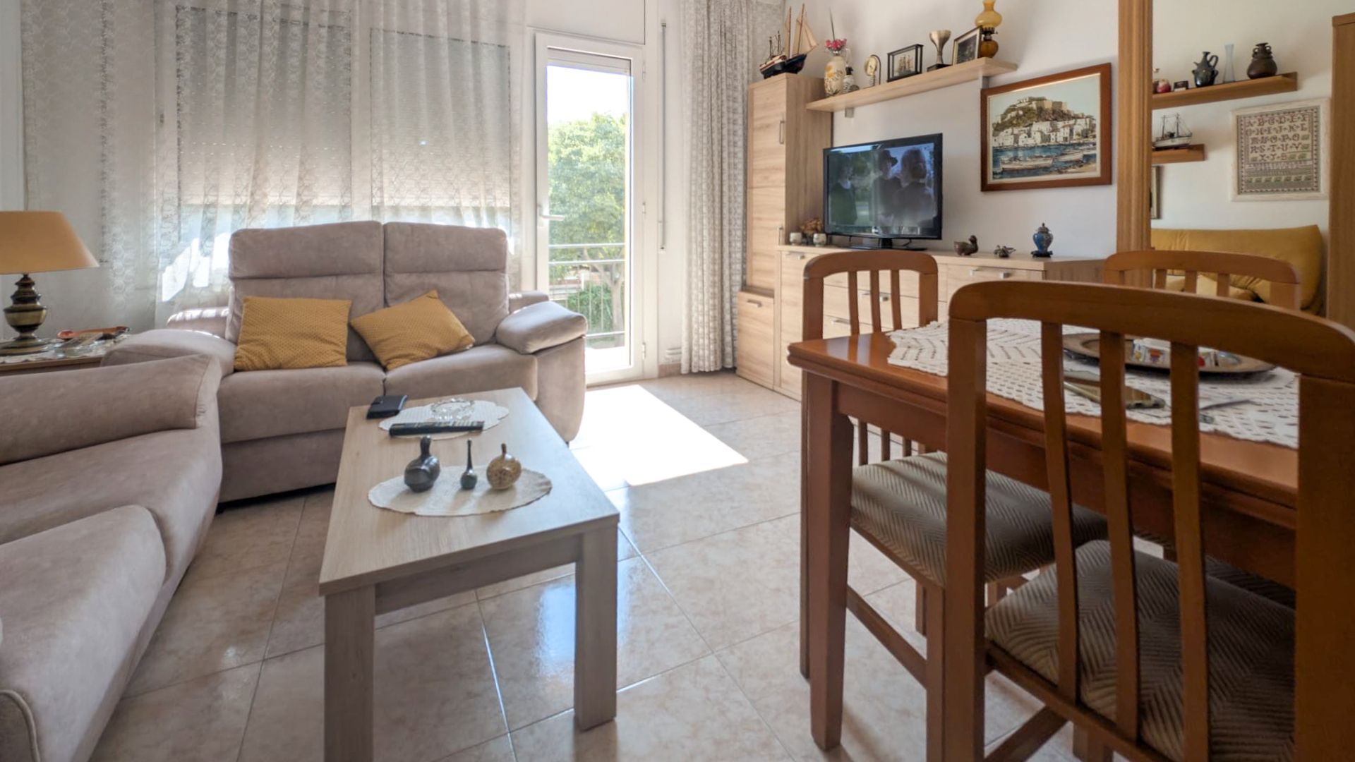 Living room of Flat for sale in Sant Feliu de Guíxols  with Air Conditioner, Heating and Balcony