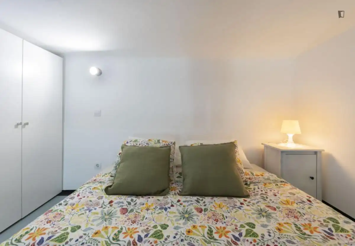 Habitación de Apartamento de alquiler en Madrid con Calefacción, Amueblado y Horno