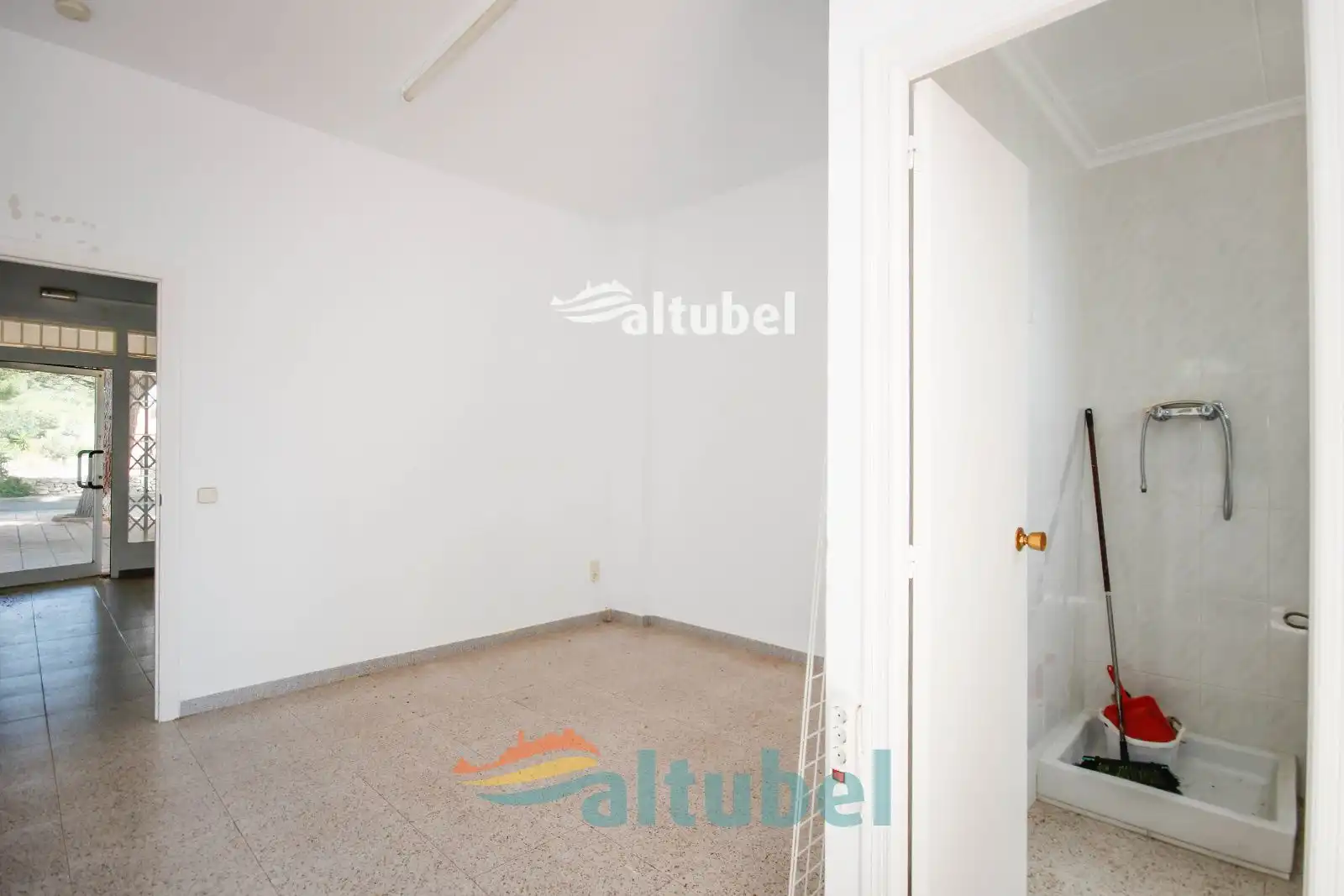 Habitación de Local en venta en Peñíscola / Peníscola