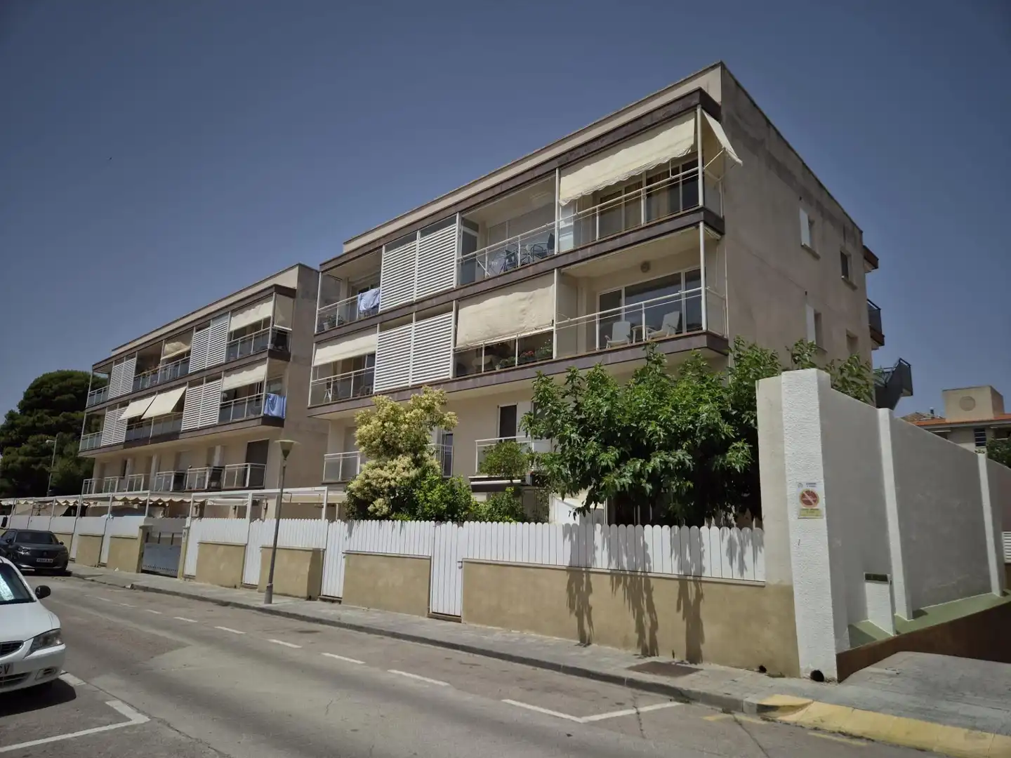 Außenansicht von Wohnung zum Verkauf in El Vendrell mit Klimaanlage, Heizung und Privatgarten