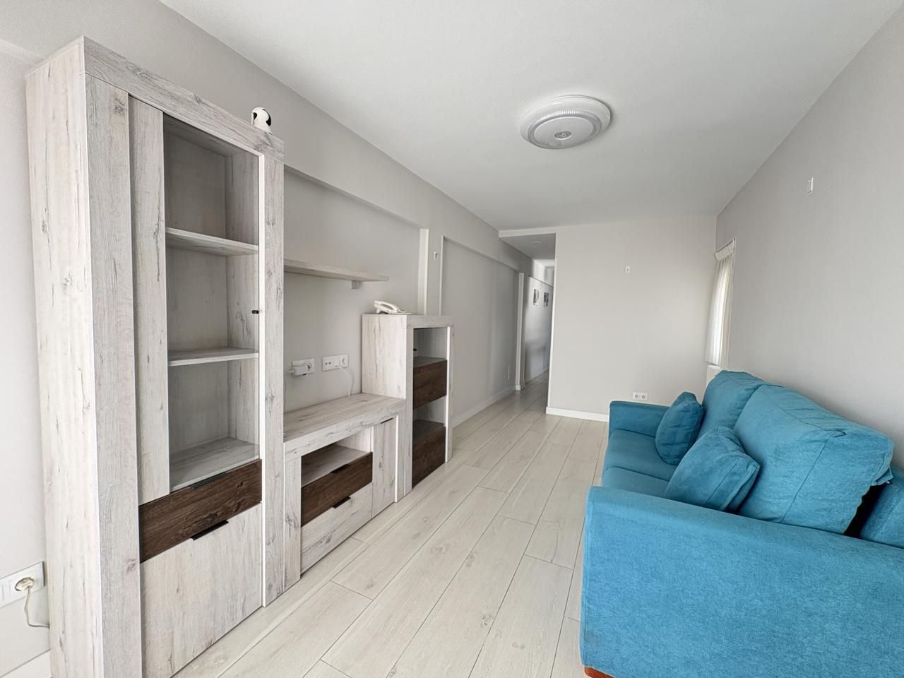 Sala d'estar de Àtic de lloguer en  Madrid Capital amb Aire condicionat i Calefacció