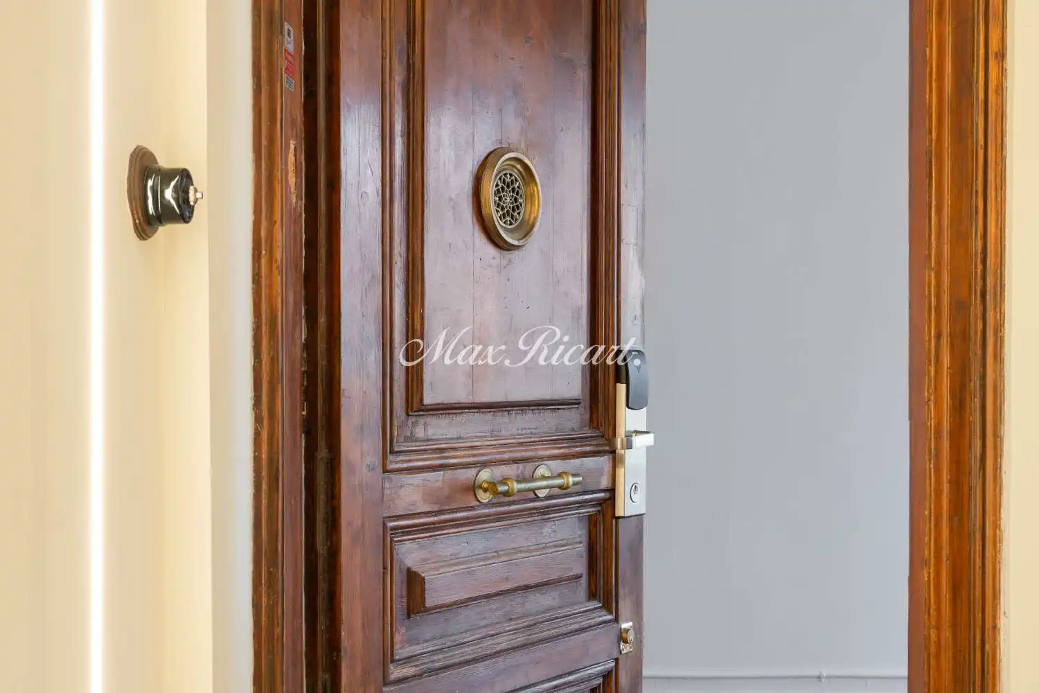 Flat for rent in Barcelona  with Air Conditioner, Heating and Swimming Pool