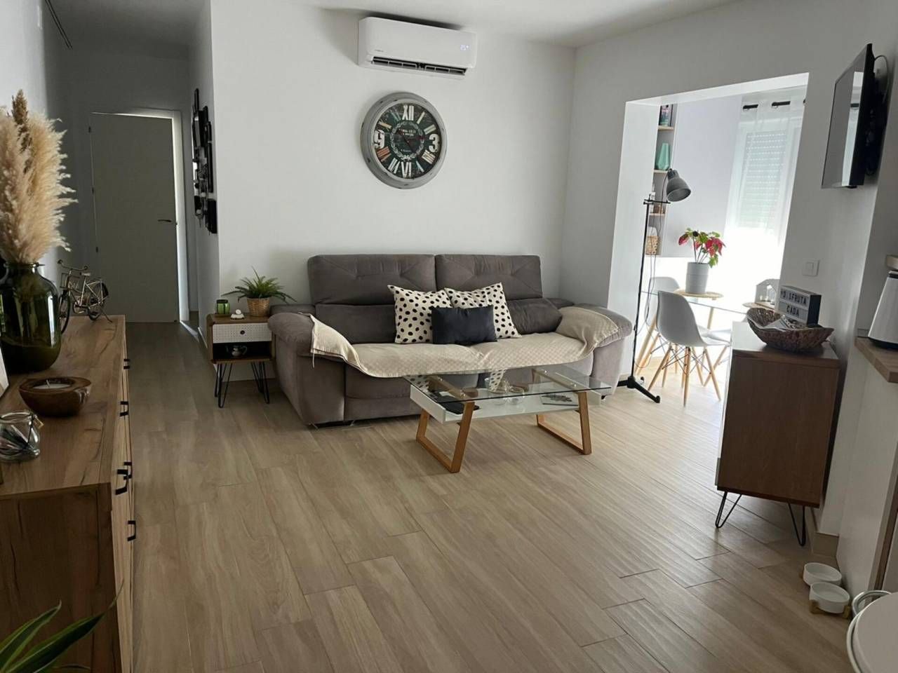 Sala d'estar de Pis en venda en  Cádiz Capital amb Aire condicionat, Terrassa i Moblat