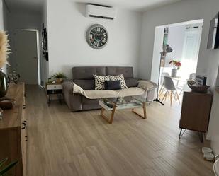 Sala d'estar de Pis en venda en  Cádiz Capital amb Aire condicionat, Terrassa i Moblat