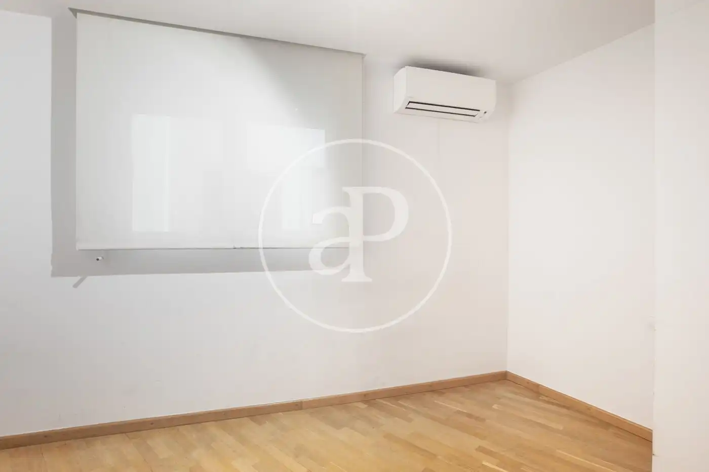 Wohnung zum Verkauf in Valencia mit Klimaanlage, Heizung und Terrasse
