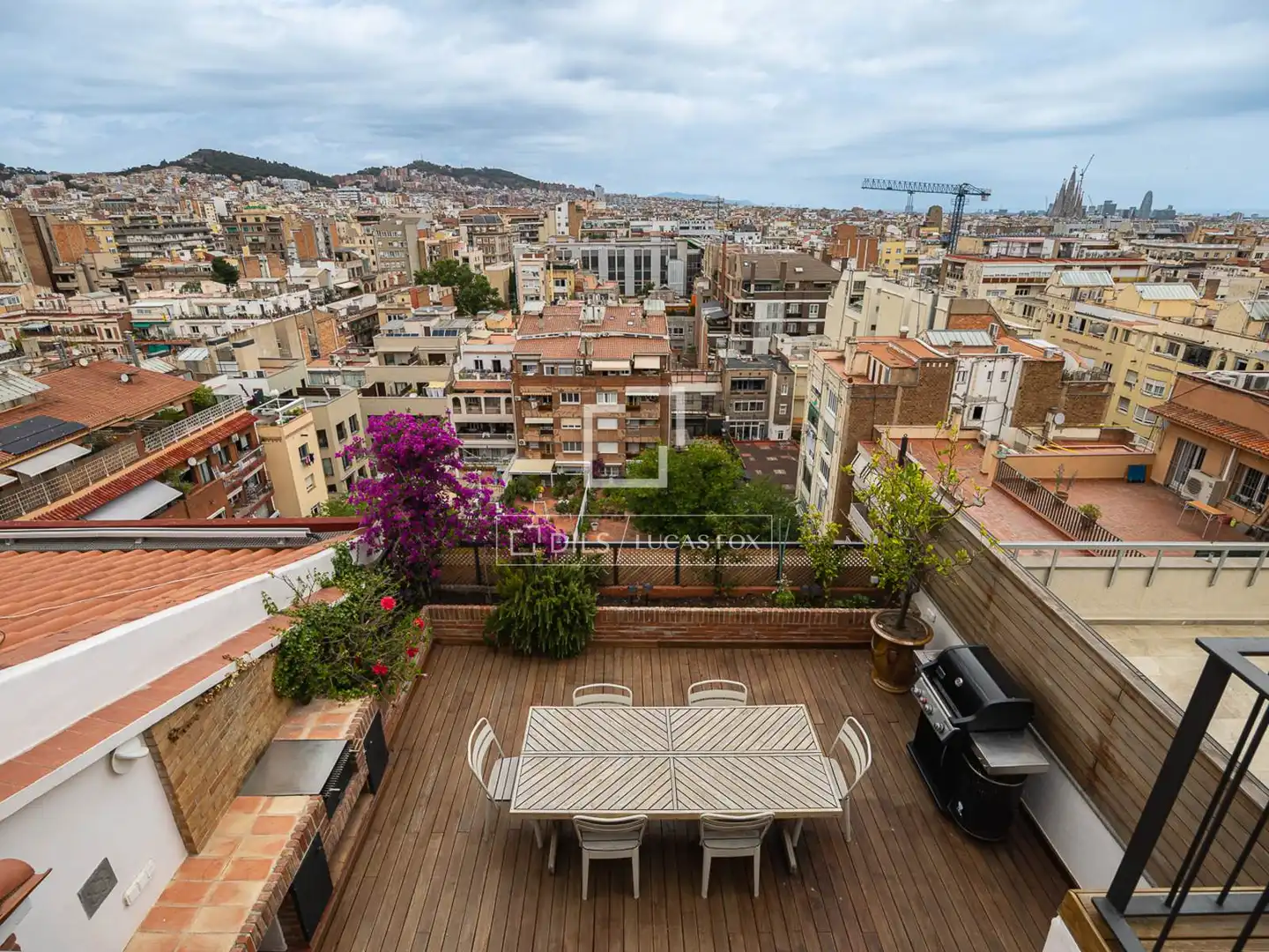 Terrasse von Dachboden zum Verkauf in Barcelona mit Klimaanlage, Terrasse und Balkon