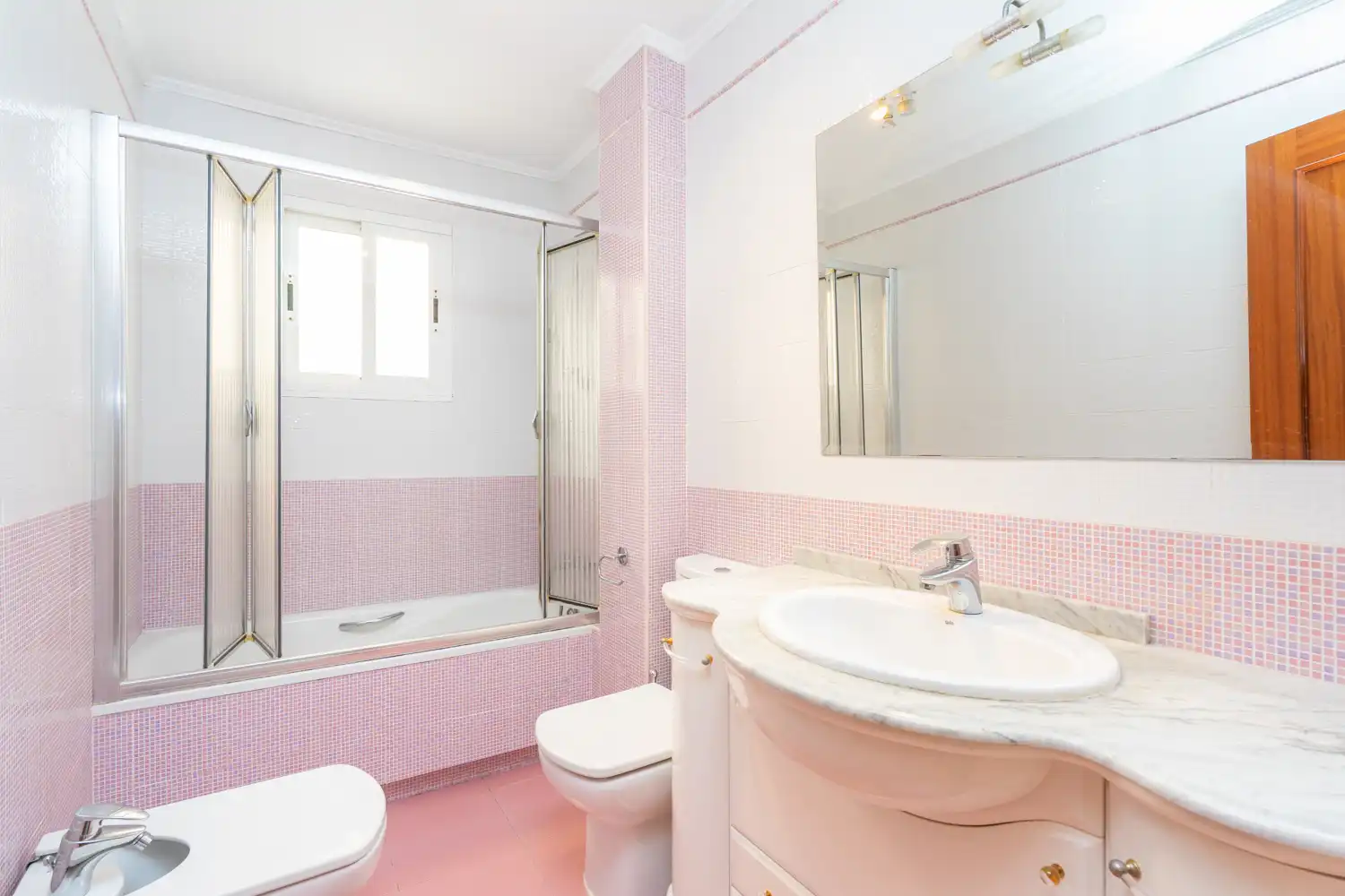 Baño de Piso en venta en San Sebastián de los Reyes con Calefacción