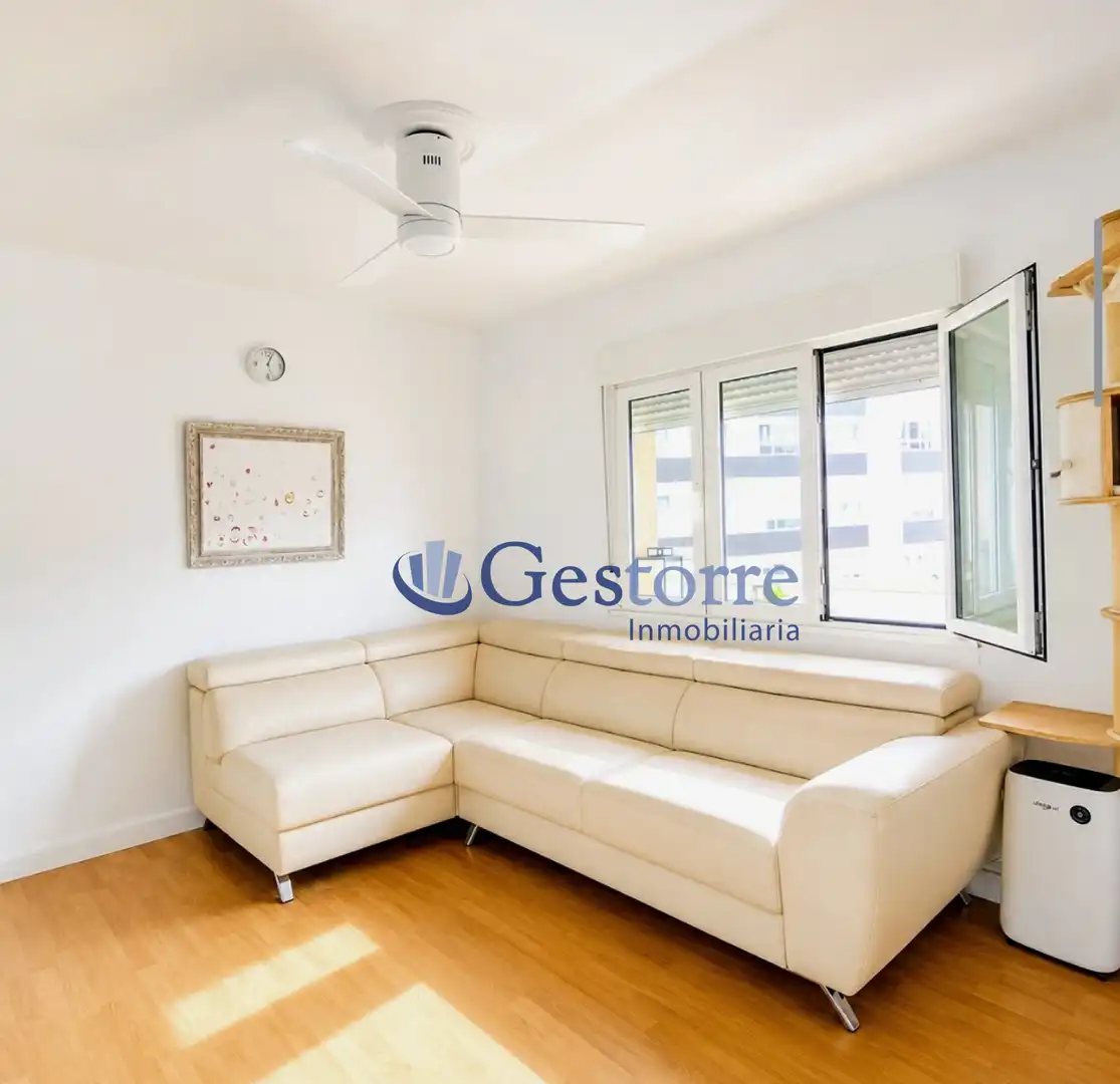 Sala de estar de Piso en venta en Gijón  con Calefacción, Terraza y Amueblado