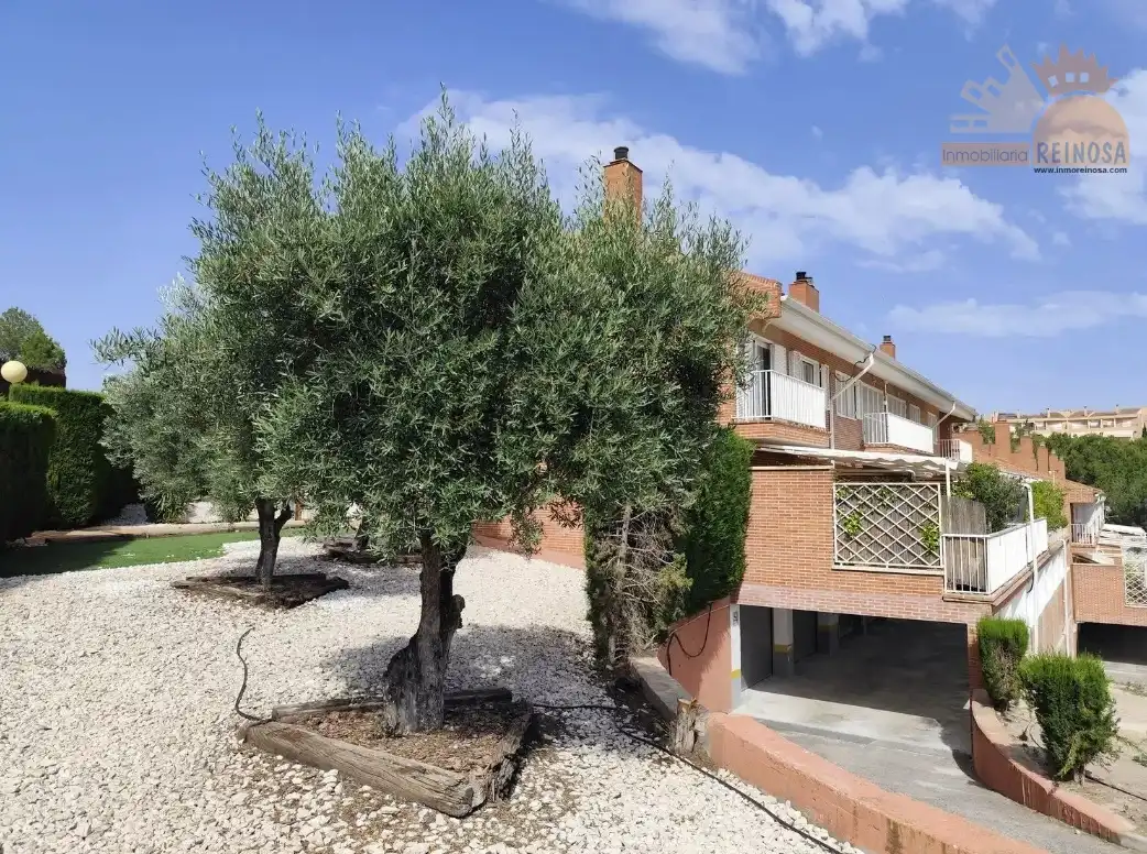Jardí de Casa adosada de lloguer en Molina de Segura amb Aire condicionat, Terrassa i Moblat
