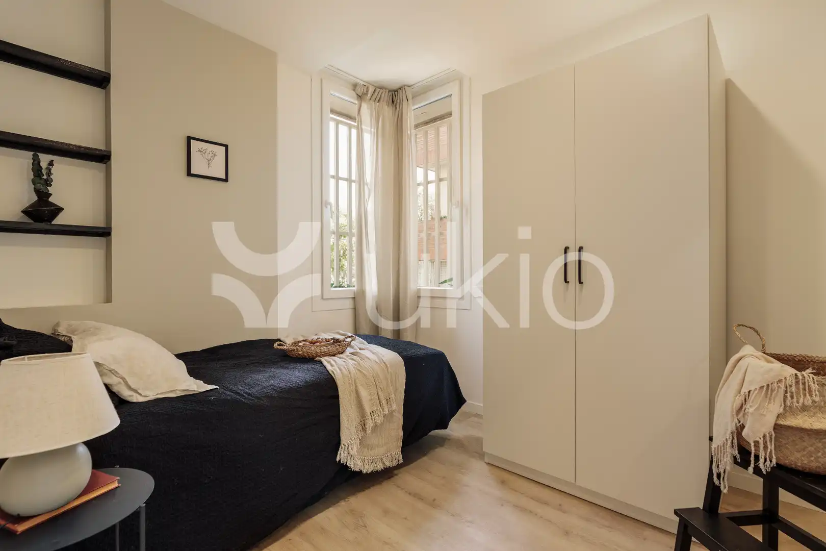 Dormitori de Apartament de lloguer en Barcelona amb Aire condicionat, Calefacció i Terrassa