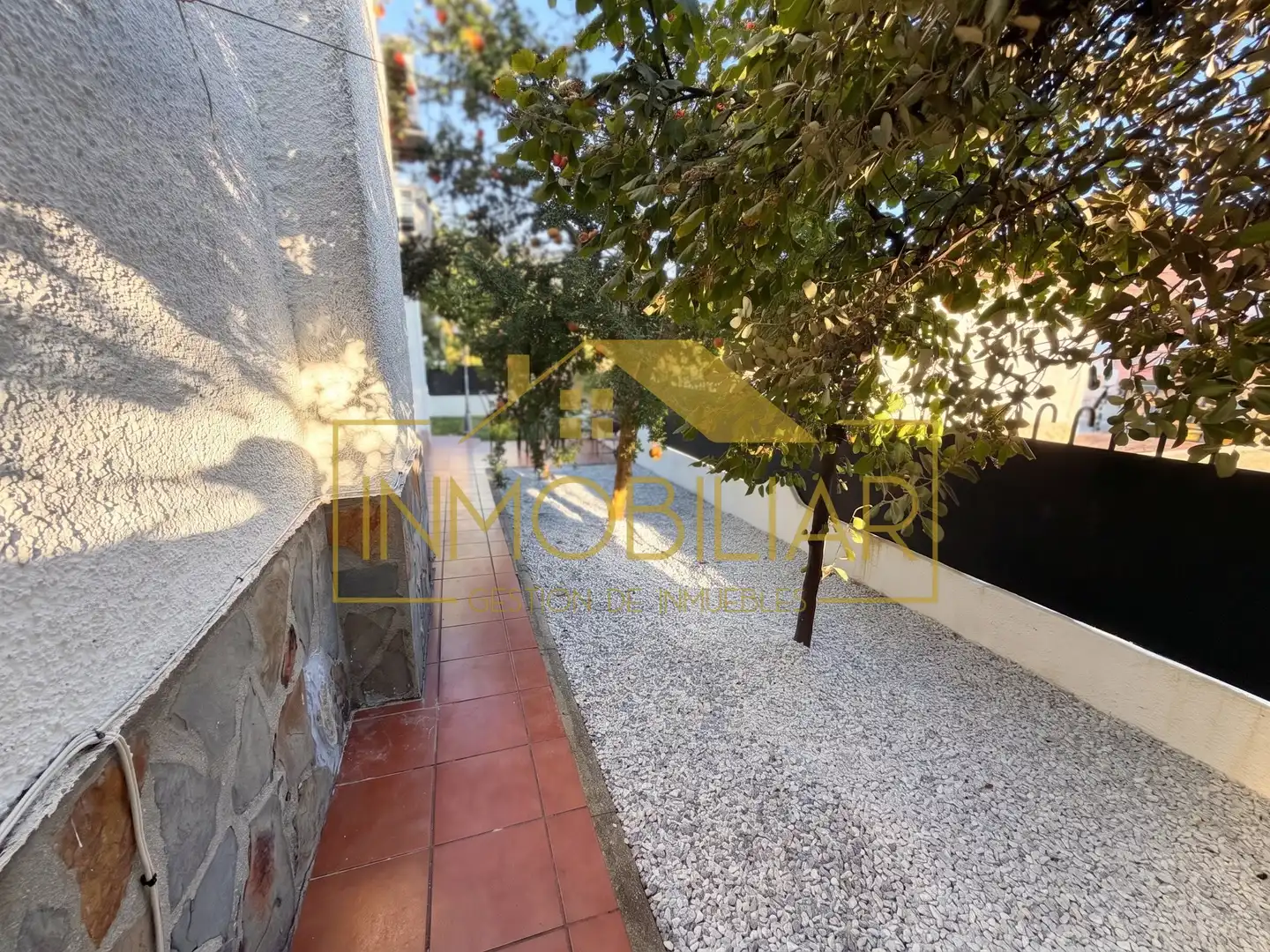 Vista exterior de Casa o xalet en venda en El Viso de San Juan amb Aire condicionat, Calefacció i Traster