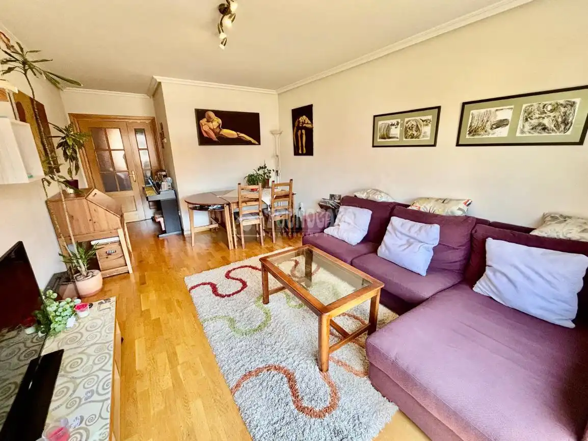 Sala de estar de Piso en venta en Ávila con Calefacción, Parquet y Trastero