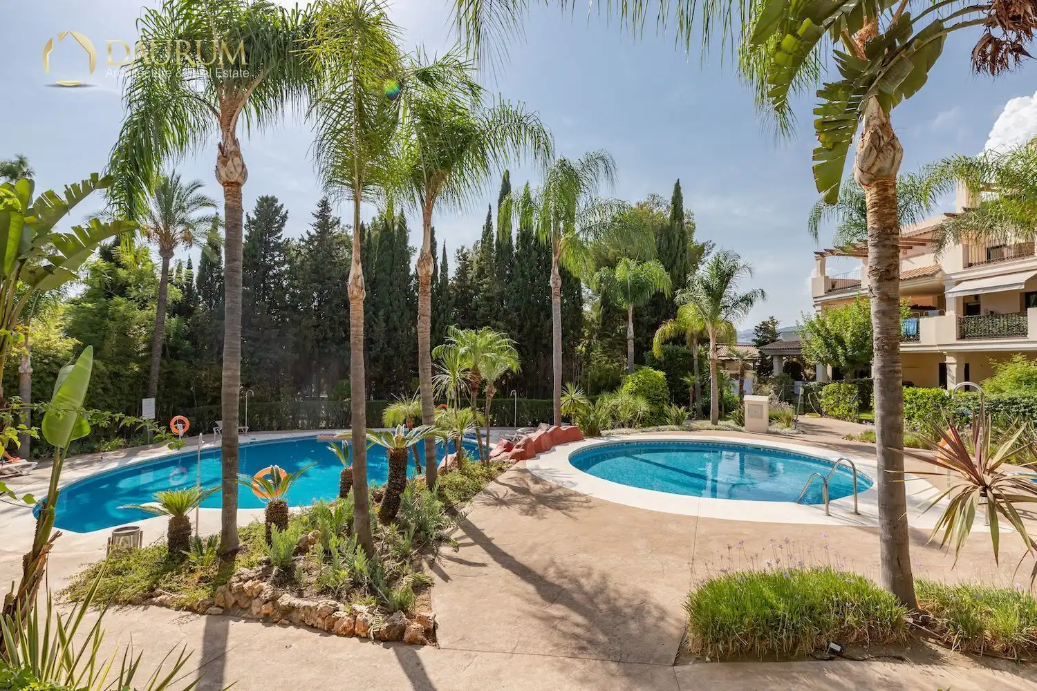 Swimming pool of Flat for sale in Marbella  with Air Conditioner, Heating and Terrace