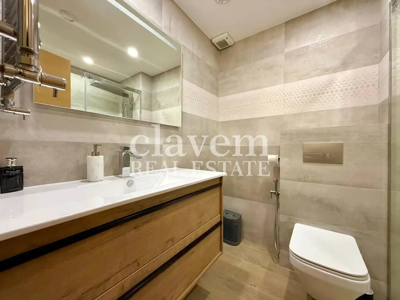 Baño de Piso en venta en Barcelona con Aire acondicionado y Terraza