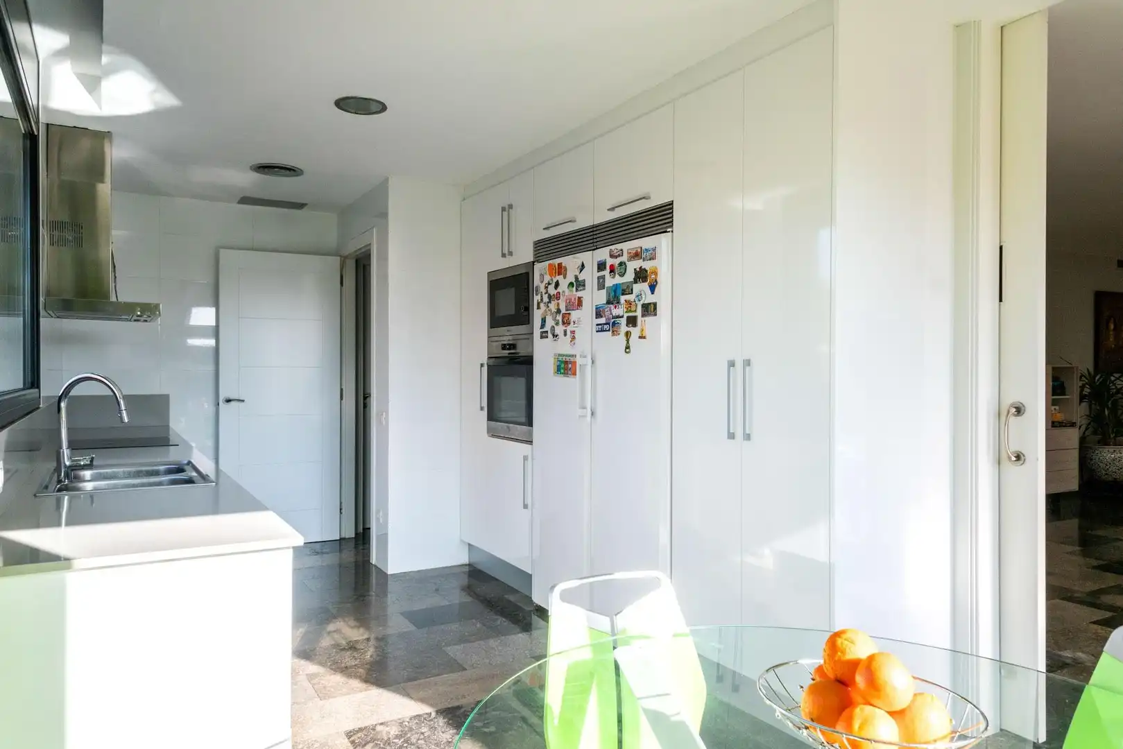 Cocina de Casa o chalet en venta en Sant Vicenç de Montalt con Aire acondicionado, Jardín privado y Terraza
