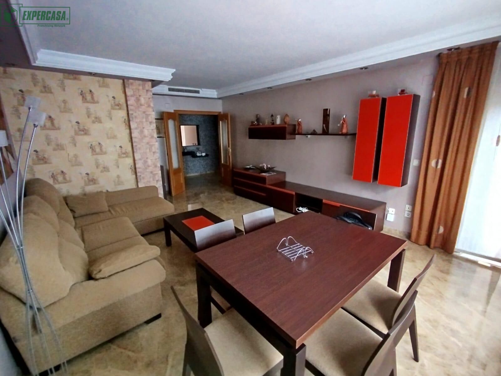 Sala d'estar de Pis en venda en Alzira amb Aire condicionat, Terrassa i Piscina